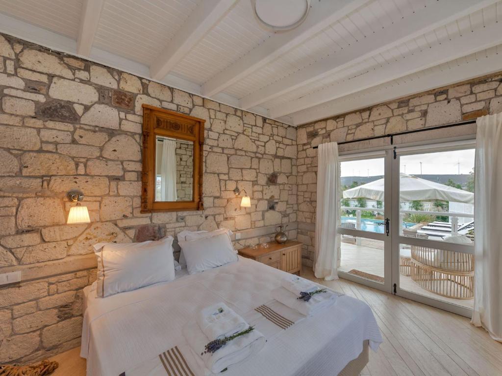 Ev Bharat Hotel Alaçatı Bilik gambar